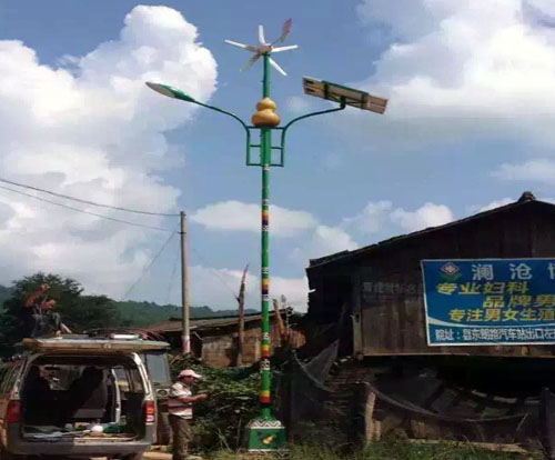 青海西宁景观路灯安装案例